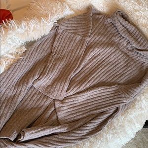turtleneck sweater quarter sleeve